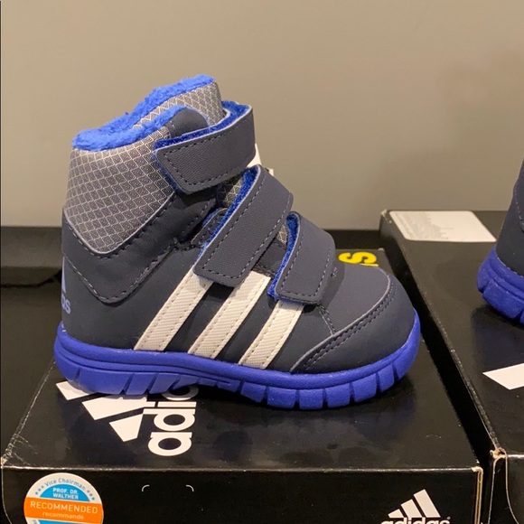 Adidas boys booties size 5 & 7 - Picture 2 of 4